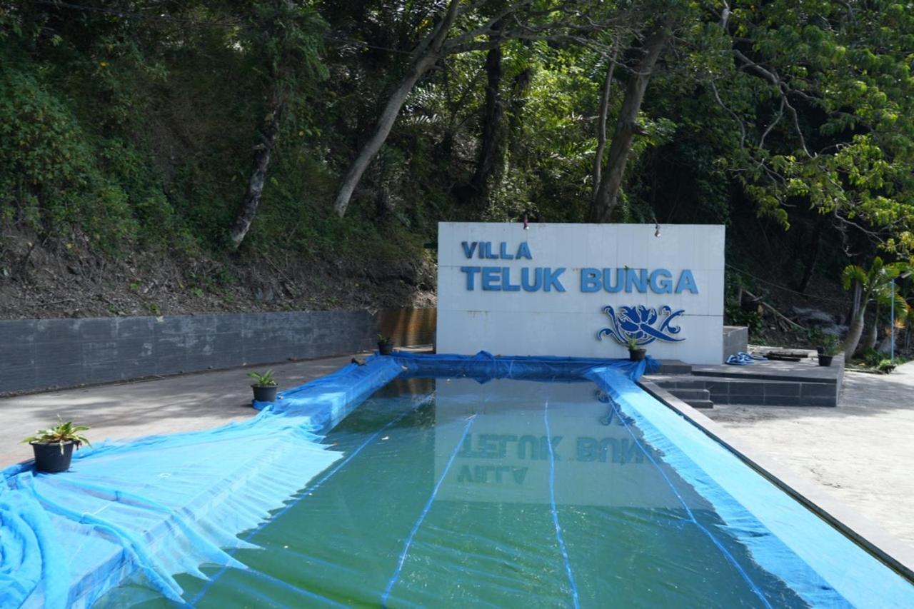 Tiara Bunga Hotel & Villa Balige Eksteriør billede