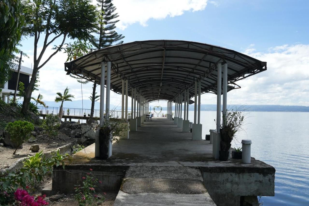 Tiara Bunga Hotel & Villa Balige Eksteriør billede