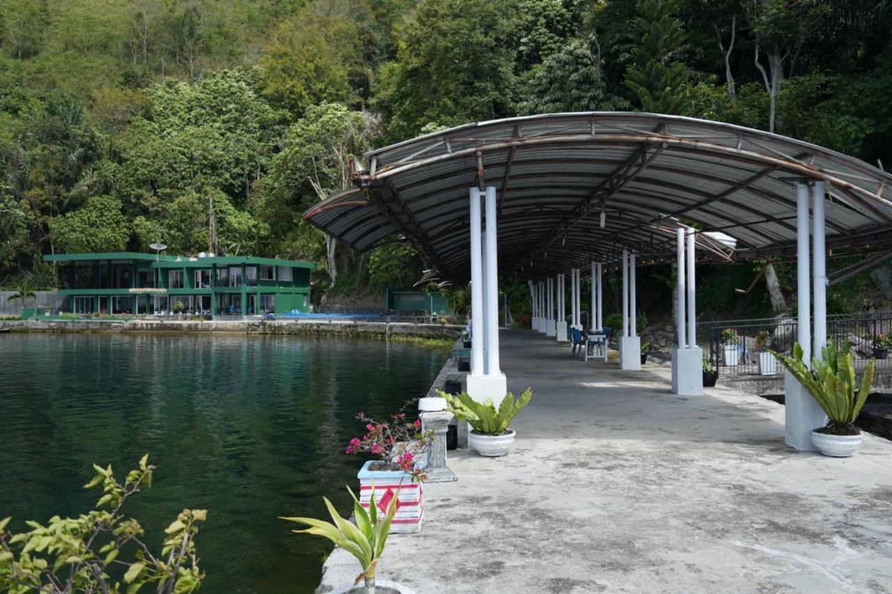 Tiara Bunga Hotel & Villa Balige Eksteriør billede