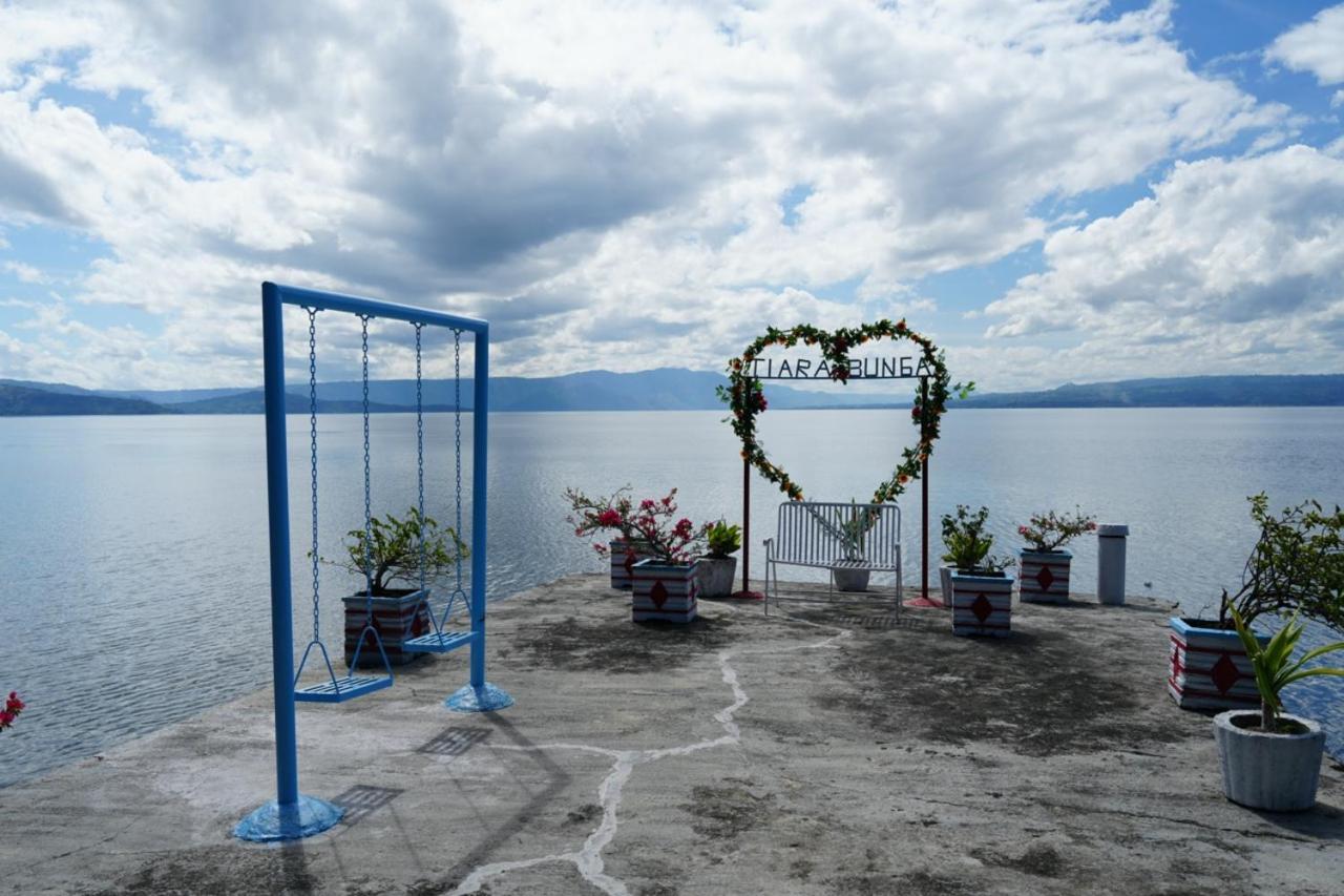 Tiara Bunga Hotel & Villa Balige Eksteriør billede