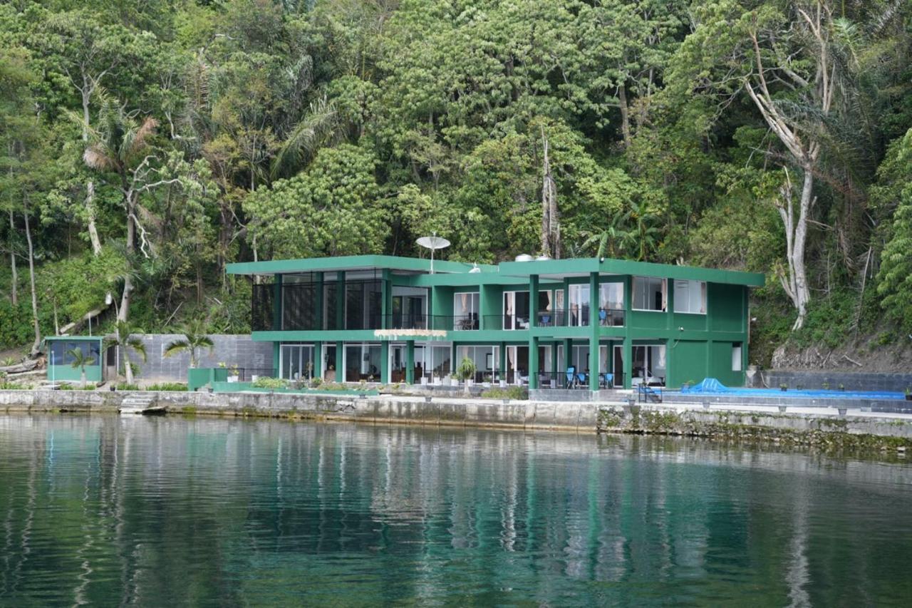 Tiara Bunga Hotel & Villa Balige Eksteriør billede