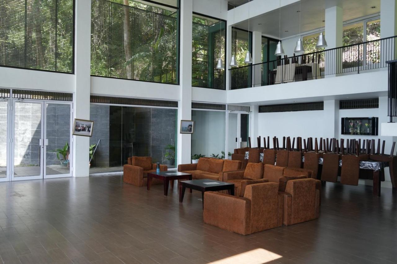 Tiara Bunga Hotel & Villa Balige Eksteriør billede