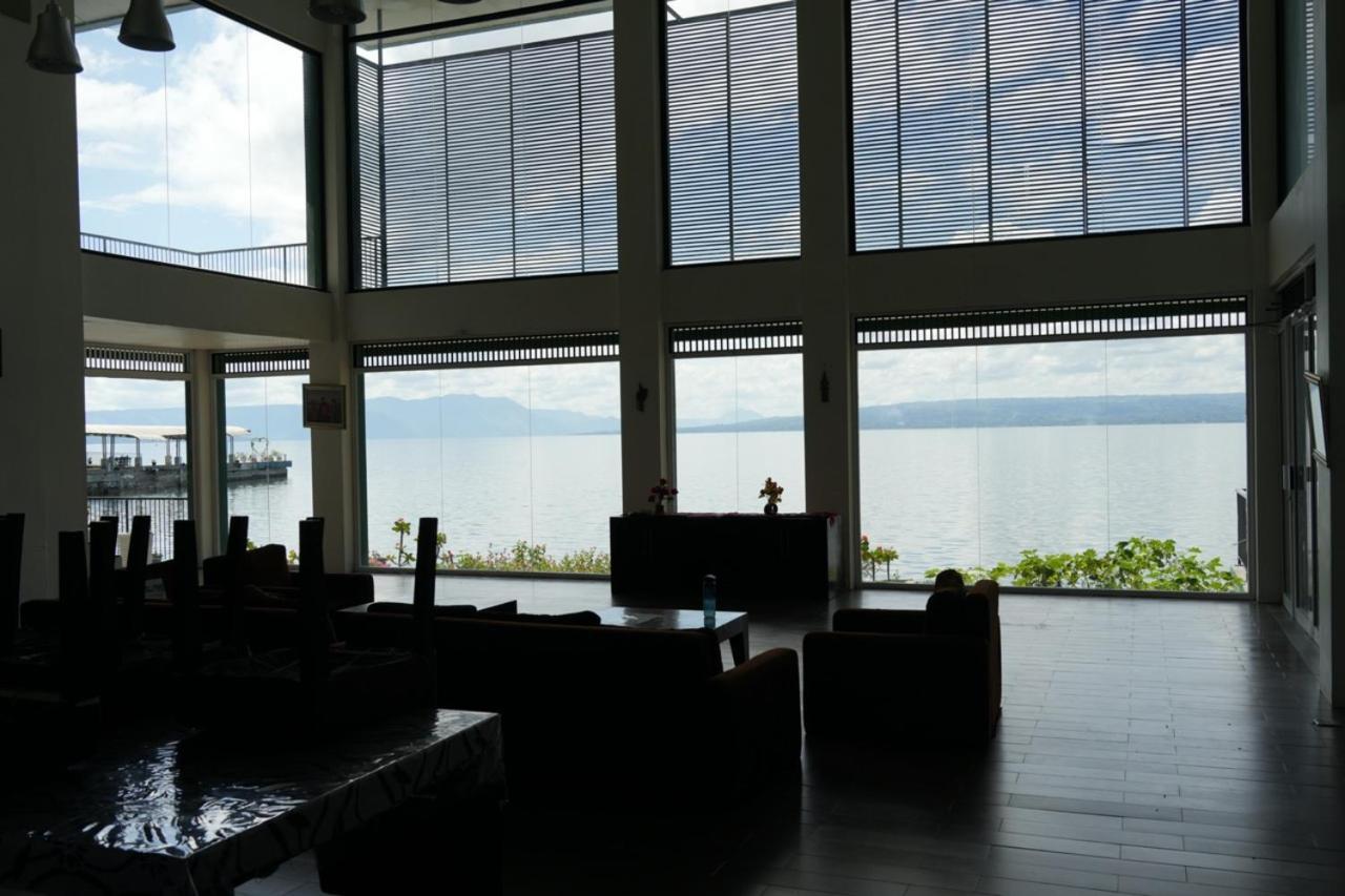 Tiara Bunga Hotel & Villa Balige Eksteriør billede