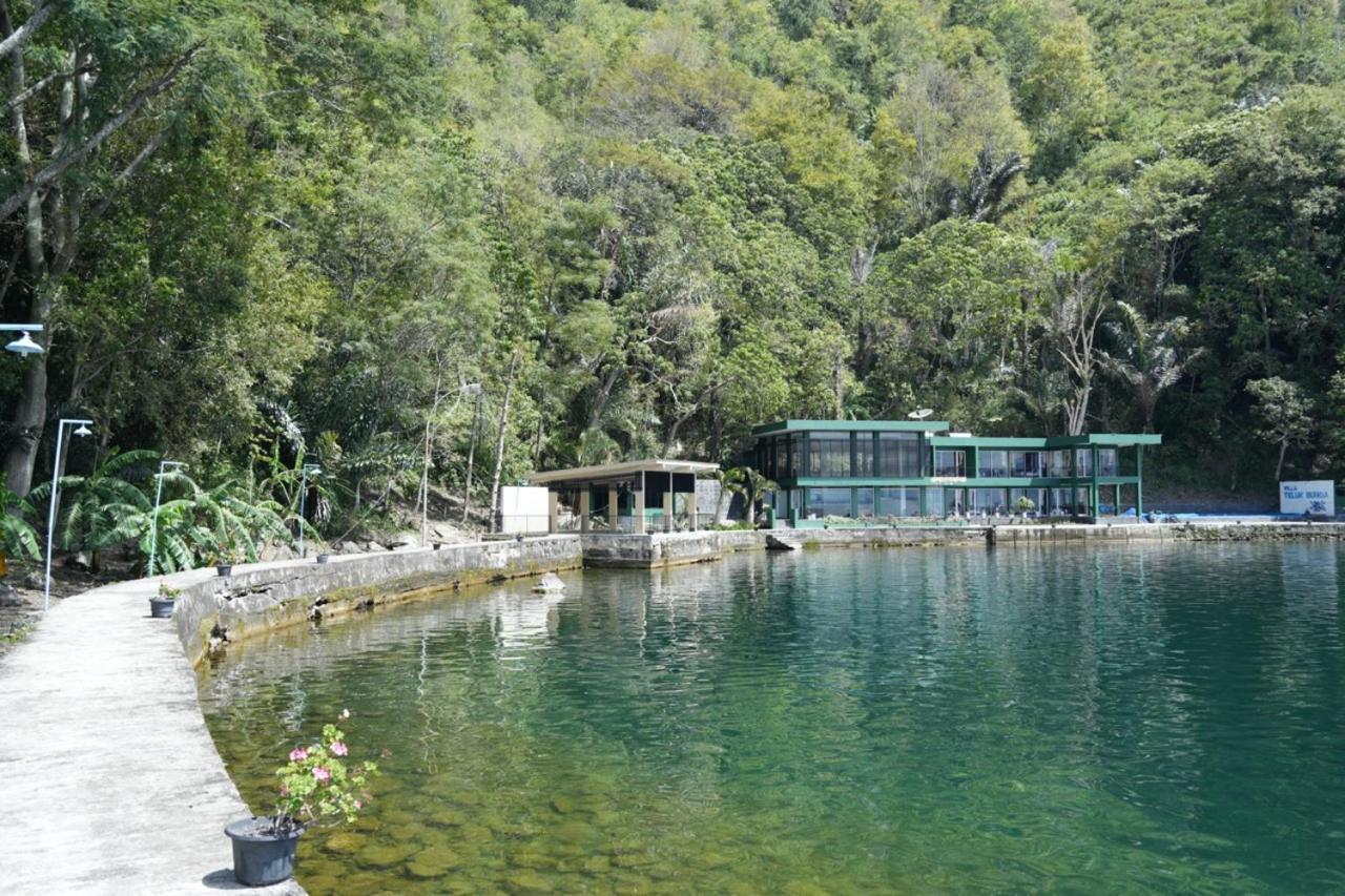 Tiara Bunga Hotel & Villa Balige Eksteriør billede