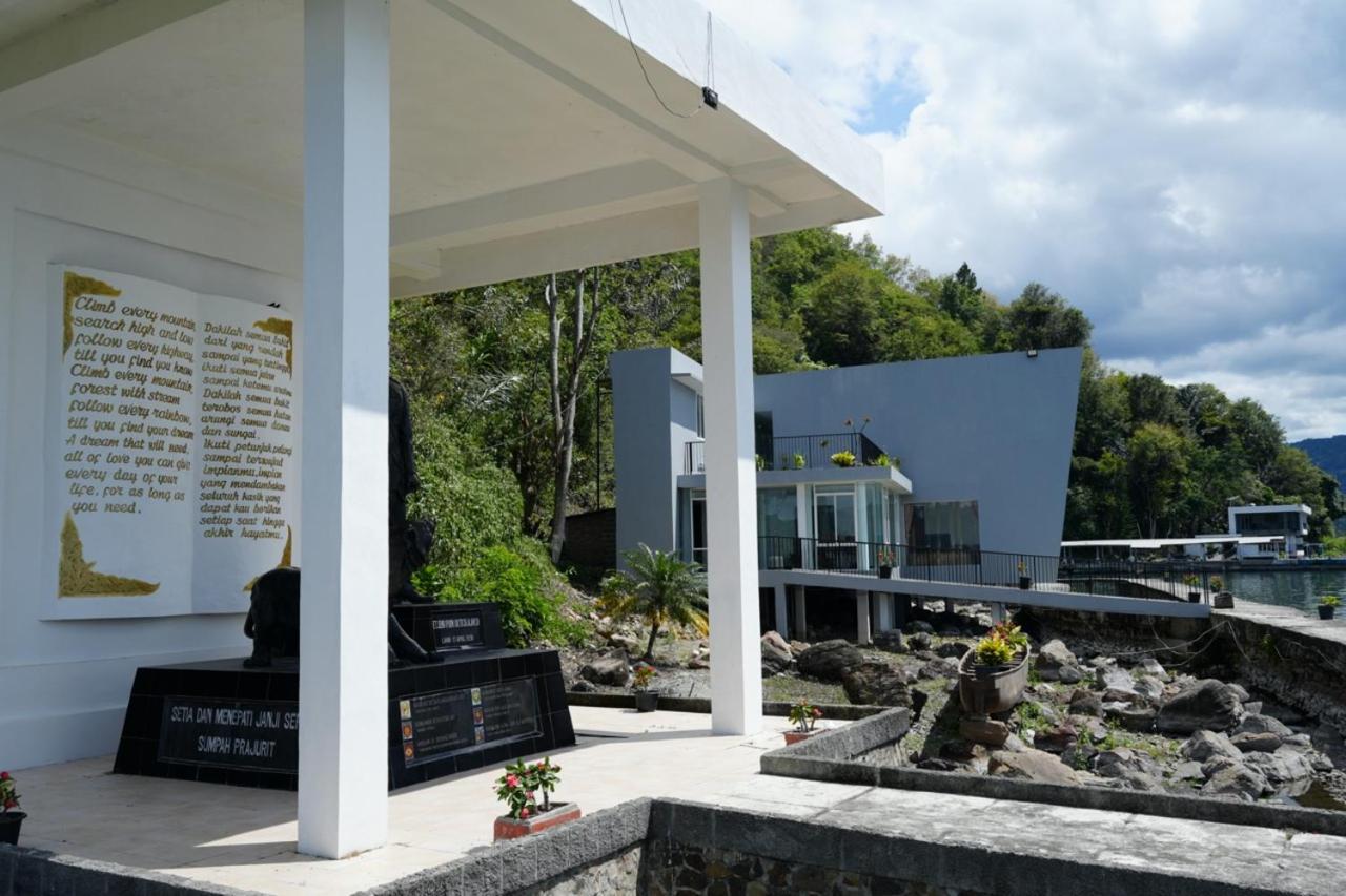 Tiara Bunga Hotel & Villa Balige Eksteriør billede