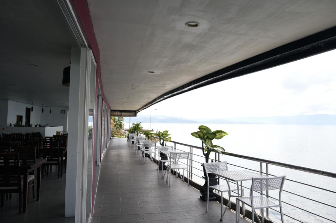 Tiara Bunga Hotel & Villa Balige Eksteriør billede